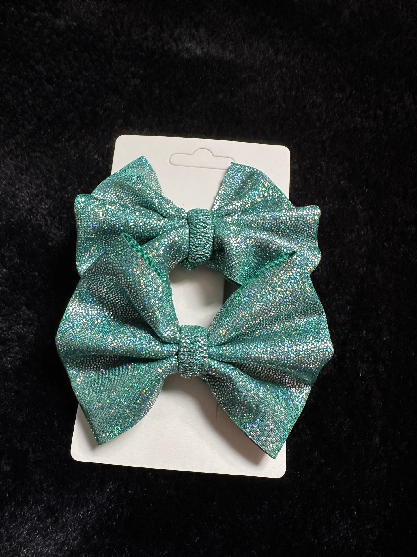 Green Holographic Piggie 3” Bow Set