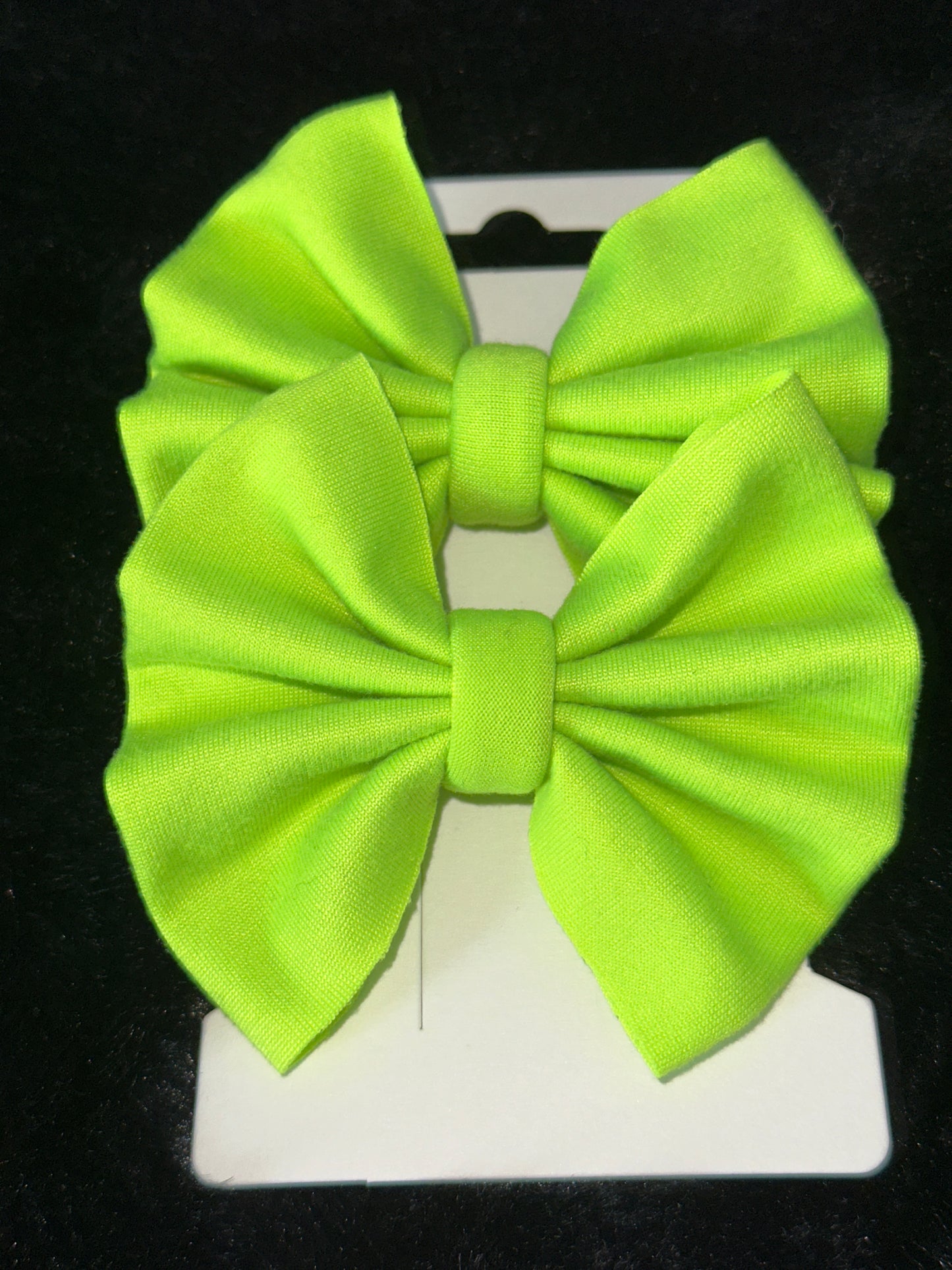 Neon Green Piggie 3” Bow Set